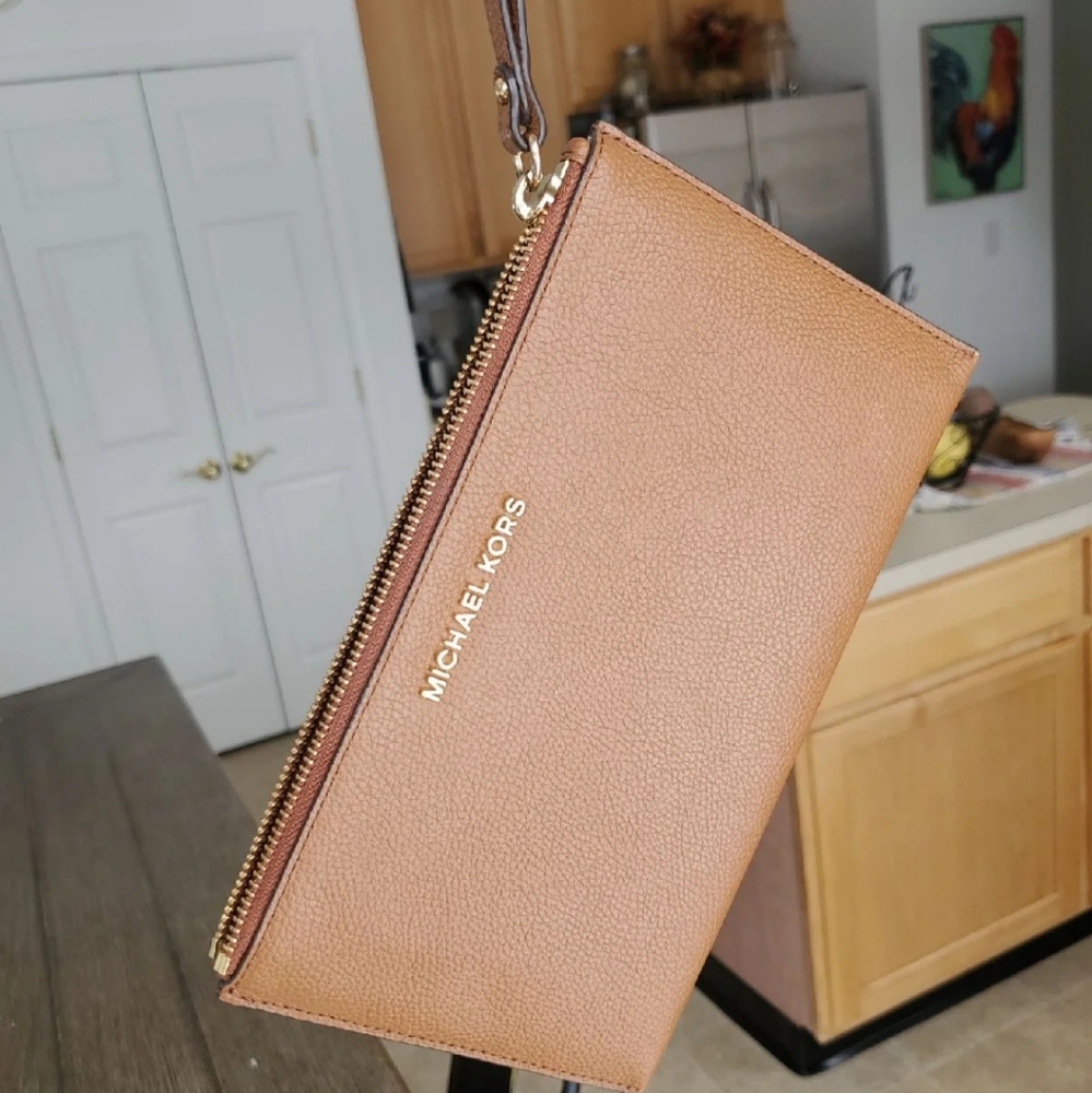 Michael Kors wristlet